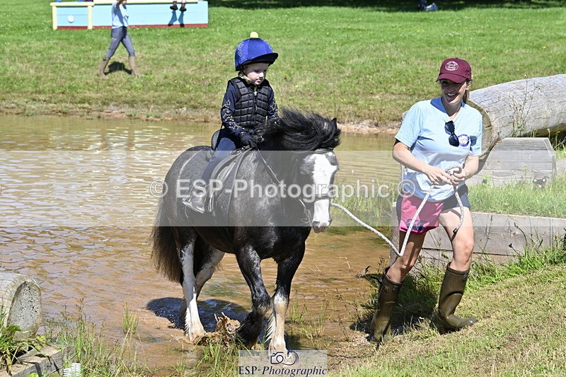 240728B-111158-01174 - Gemma's Group XC