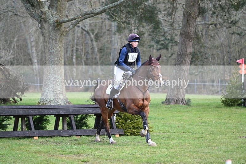 WJ7_0081 - Time 10:13 to 10:38 Times at the Fence