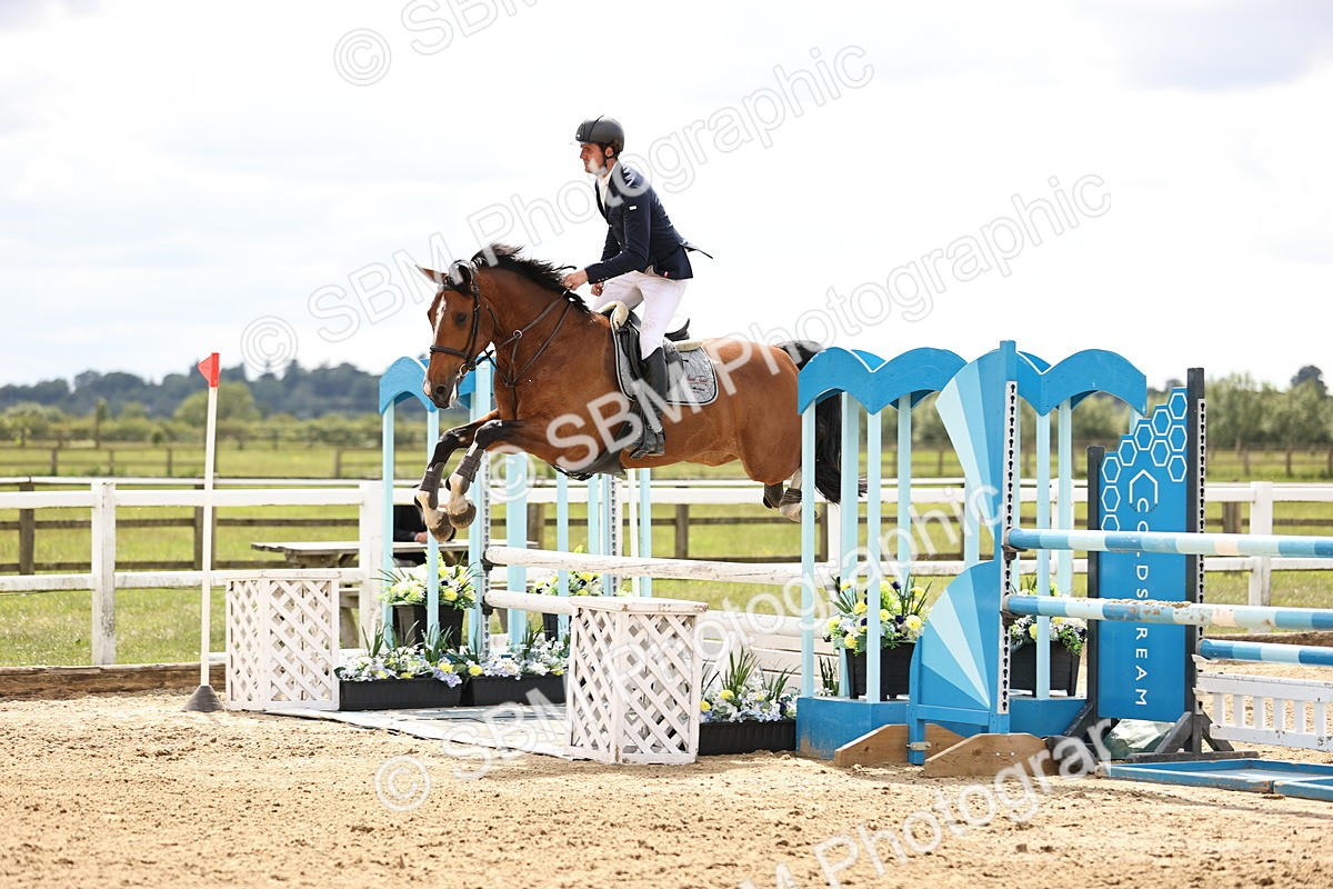 SBM_003449 - Class 11 - Senior Newcomers - 1.10m