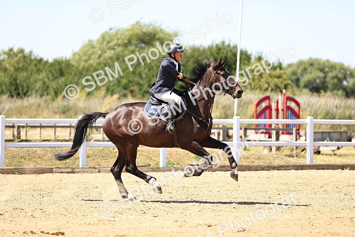 SBM_014806 - Class 15 - Senior Newcomers - 1.10m Open