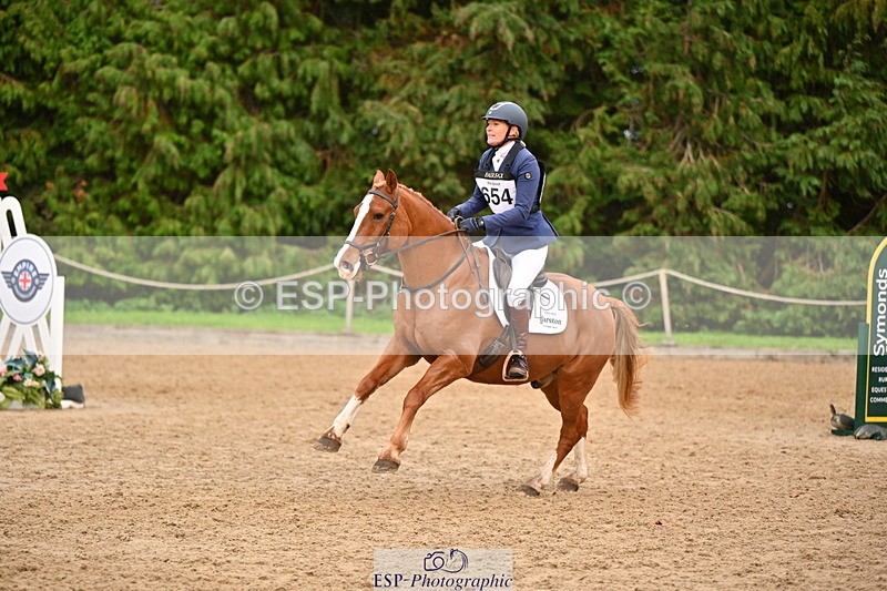 251026A-171727-27006 - H-654-Philippa.Skelton