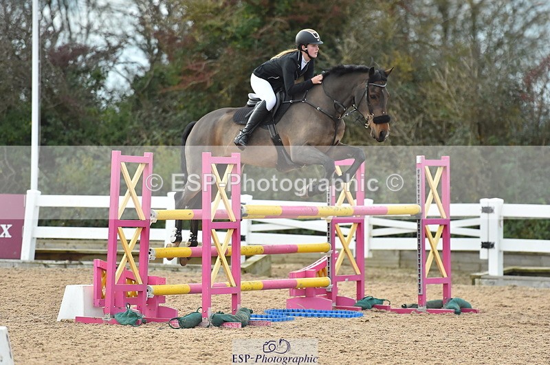 231111A-122456-01833 - Cls 12 Newcomers & 1.10m Open