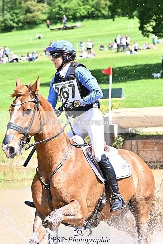 240525-120346-12905 - 367-CROSSTOWN_FINTANS_LAST-Catherine_Burrell