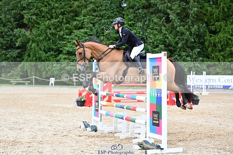 240706-181239-17654 - Cls 39 1.05m Amateur Quali and Open