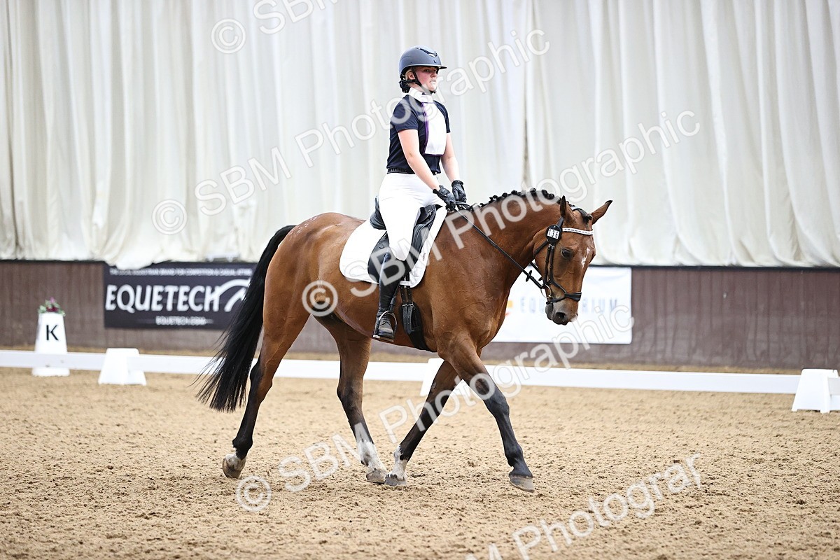 SBM_001885 - Novice 4 - 11.15-13.22