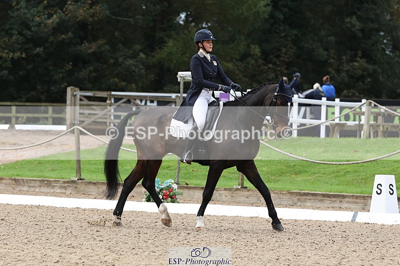 241024-094645-01160 - 130-Imogen.White-BE.TOUCHABLE