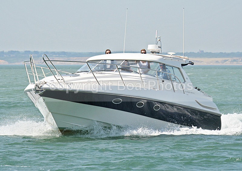 060610 MOTIVATION OF DARTMOUTH IMG_8591 - Flybridge Cruisers