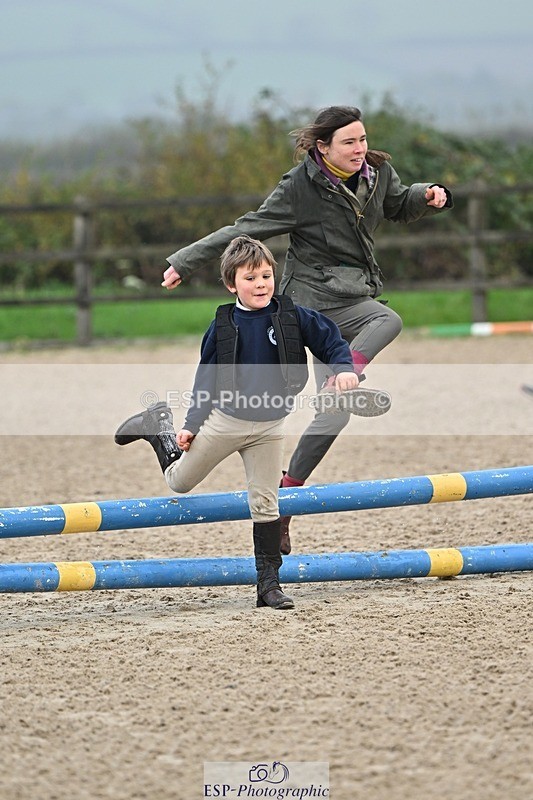 241110-100643-00189 - 40cm Showjumping
