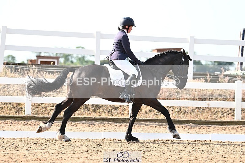 250815-095053-00215 - 027-Samantha.PringTongwynlais.Moon.Dancer