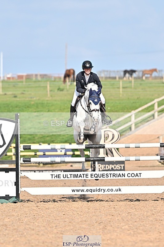 250326-143028-01170 - Cls 6 Foxhunter and 1.20m