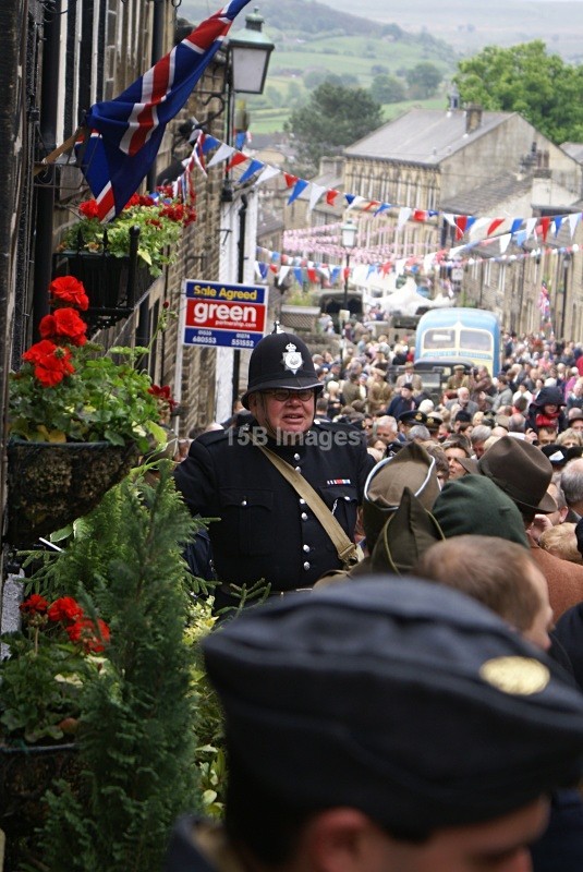 Haworth 215 - Haworth 1940's weekend 14th & 15th May 2011