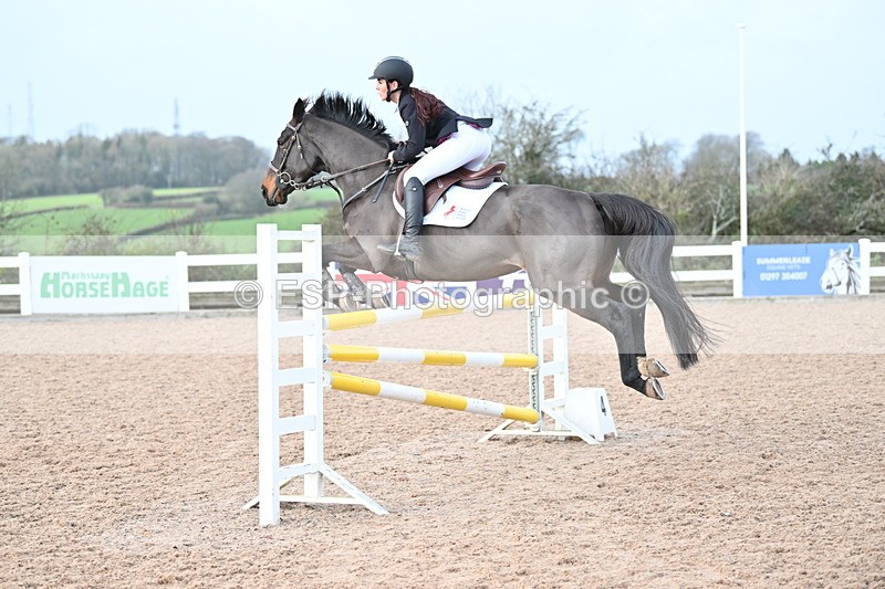 231208A-123514-00748 - Cls 5 Newcomers & 1.10m Open