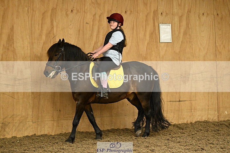 240728B-142055-00516 - Theo and Gemma's Groups Indoor