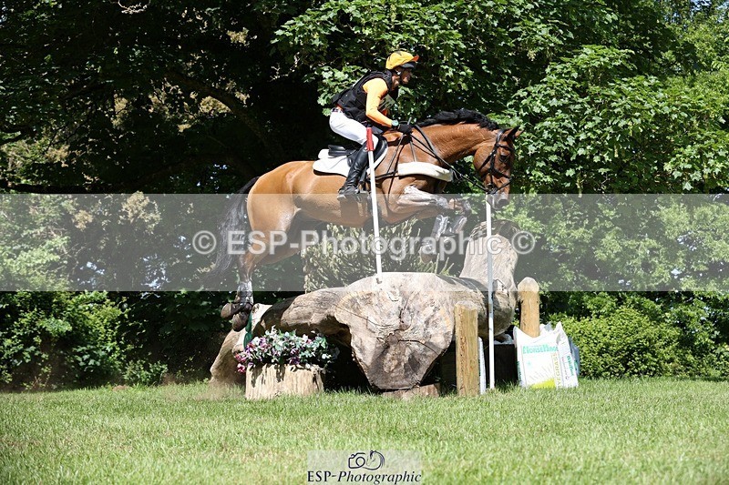 230527-105240-08904 - 260-LOW_MOOR_LUCKY-Tom_Woodward-XC