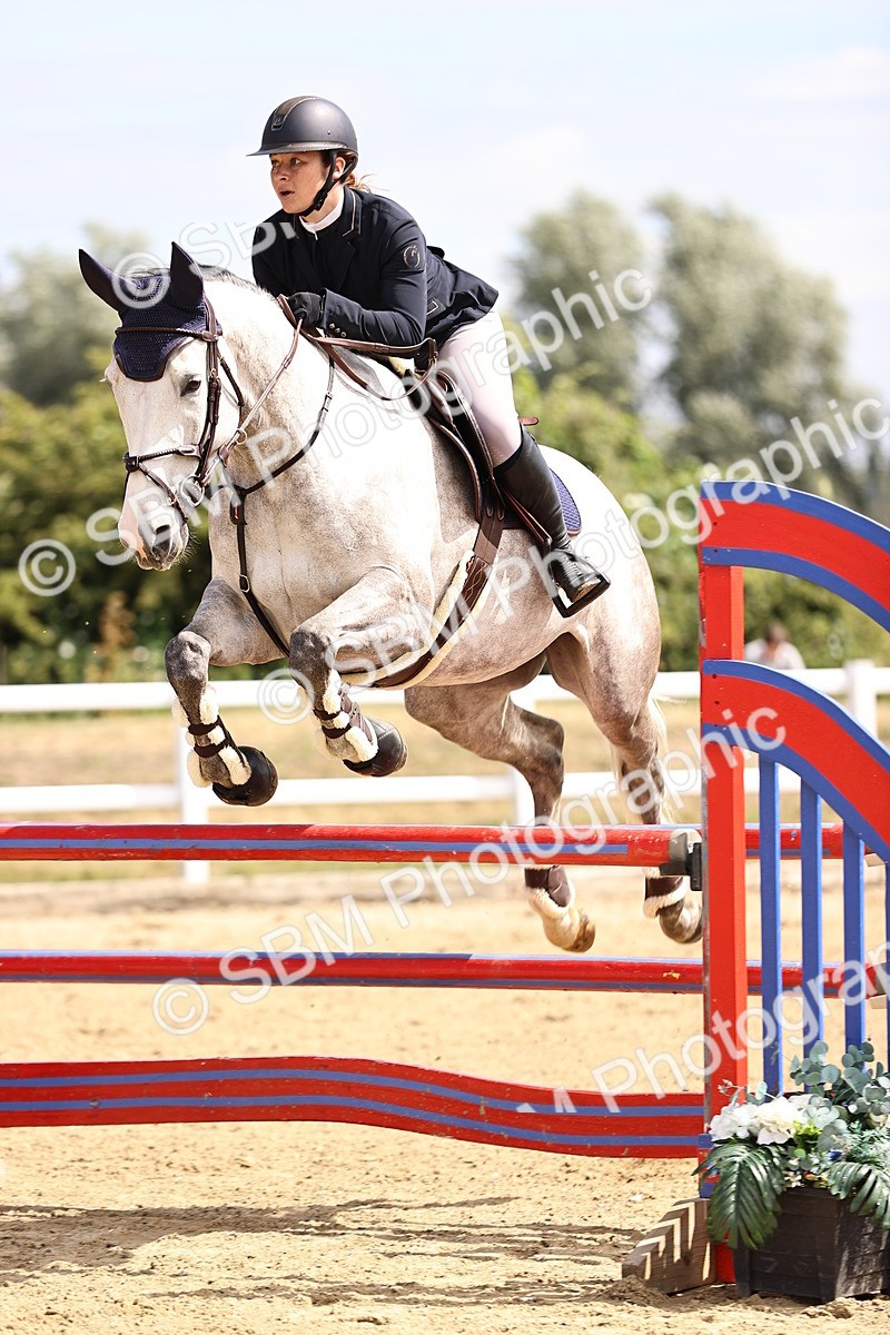 SBM_009829 - Class 8 - Senior Newcomers - 1.10  Open