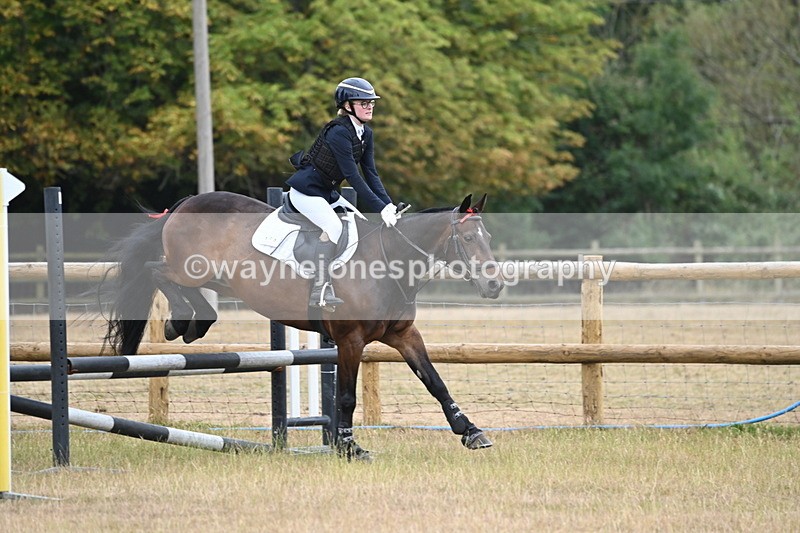 WJ6_0947 - Class 14 Intermediate Jumping 75cm
