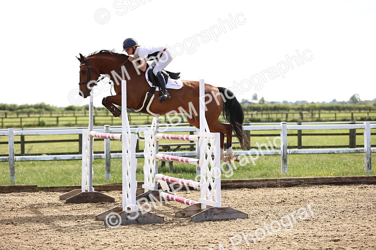 SBM_002983_Class 5 - Senior Foxhunter - 120m - Izzie