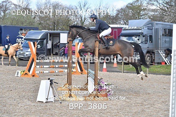 BPP_3806 - CLASS 3 FRI Senior British Novice/ 90cm Open