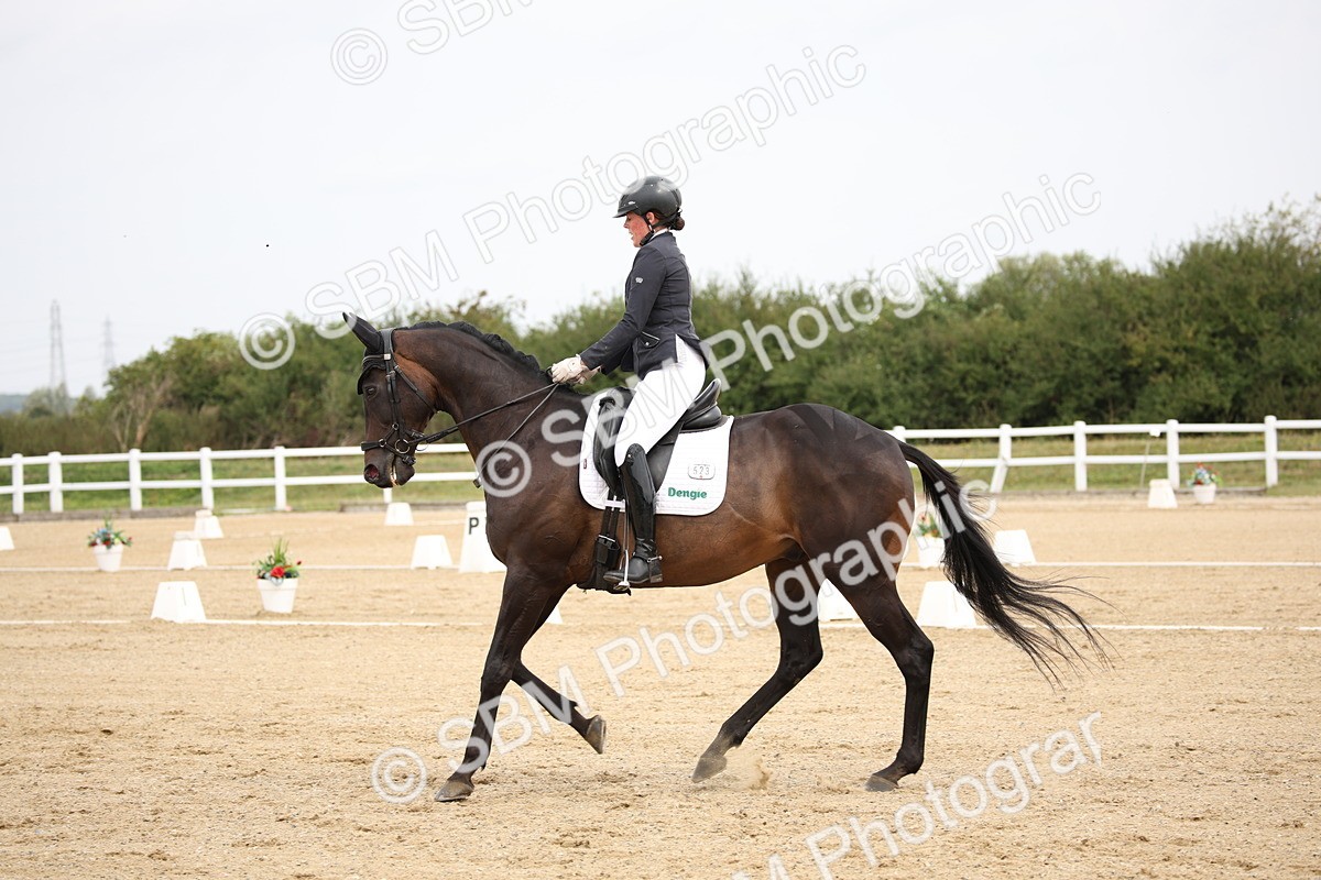 SBM_019626_Class 22 - Novice 73 - 1036-1116 - Cart - Louise