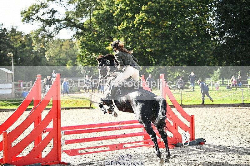 251004A-153736-01905 - Classes 8 & 9 70cm