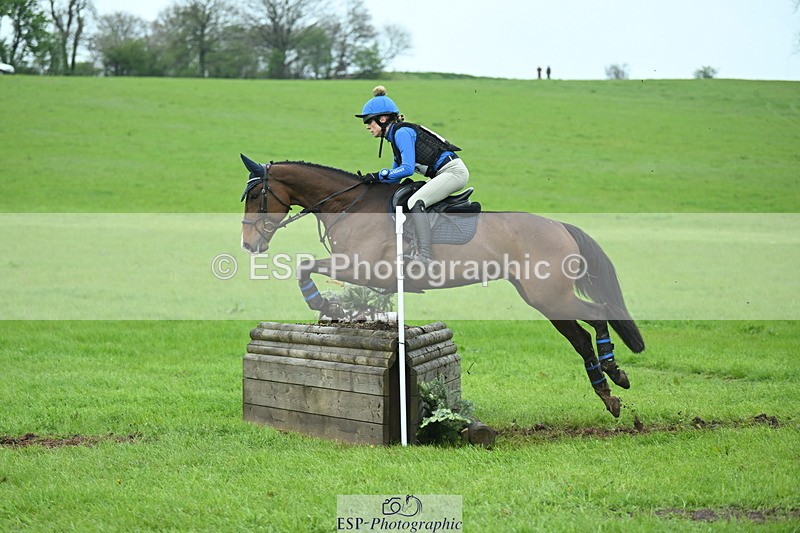 250419-113130-08863 - 409-Charlotte.Bradbury-KENSINGTON.EMPIRE