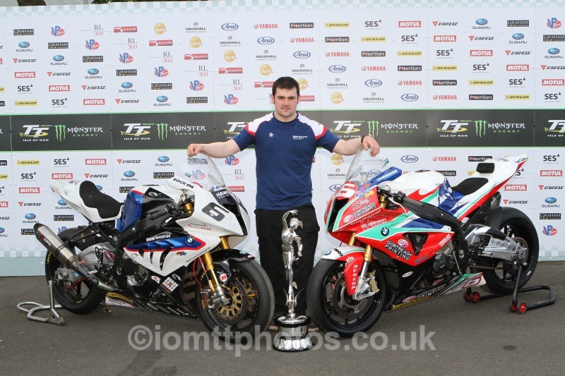TT148829 - Senior TT Podium