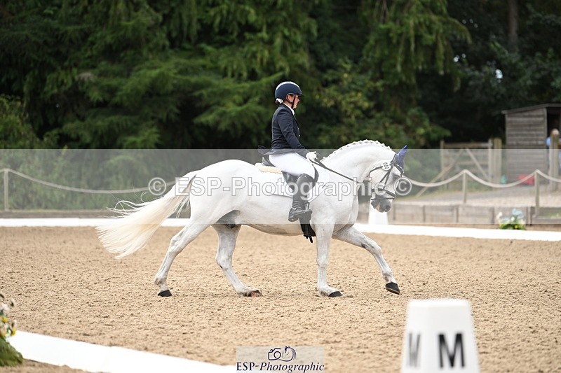 250808A-110405-00569 - 080-Becky.AndrewsTyan.Talk.of.the.town