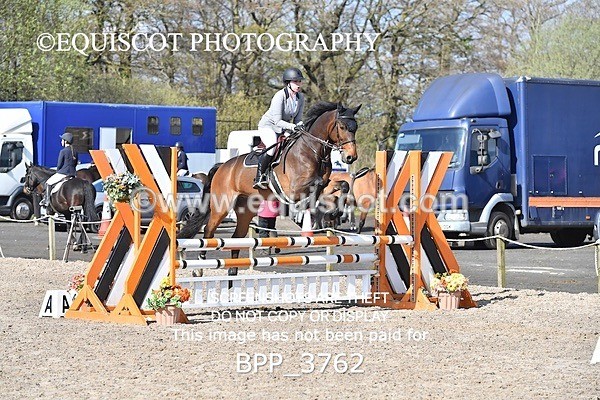 BPP_3762 - CLASS 3 FRI Senior British Novice/ 90cm Open