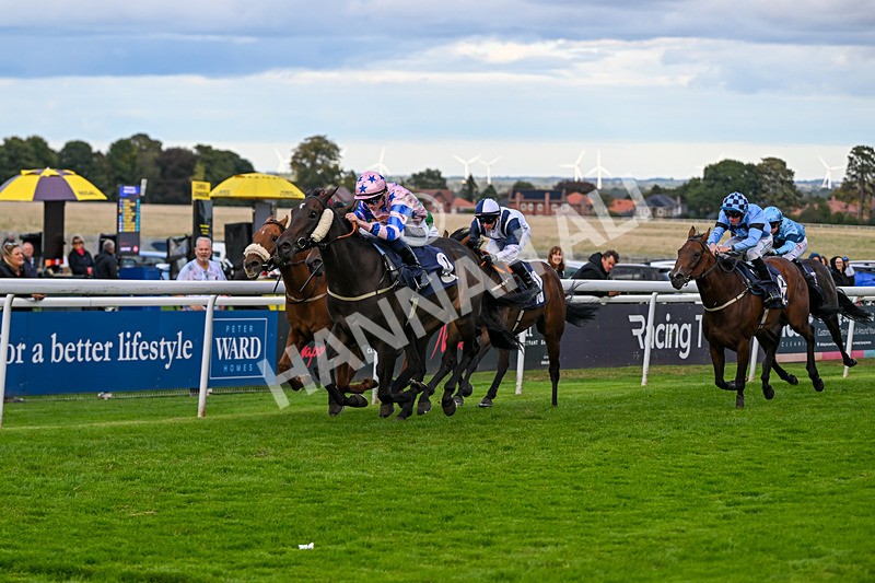 160926-Race 7-Star Suepreme-1858 - Race 7 5.20pm Hurn Handicap (Div I)