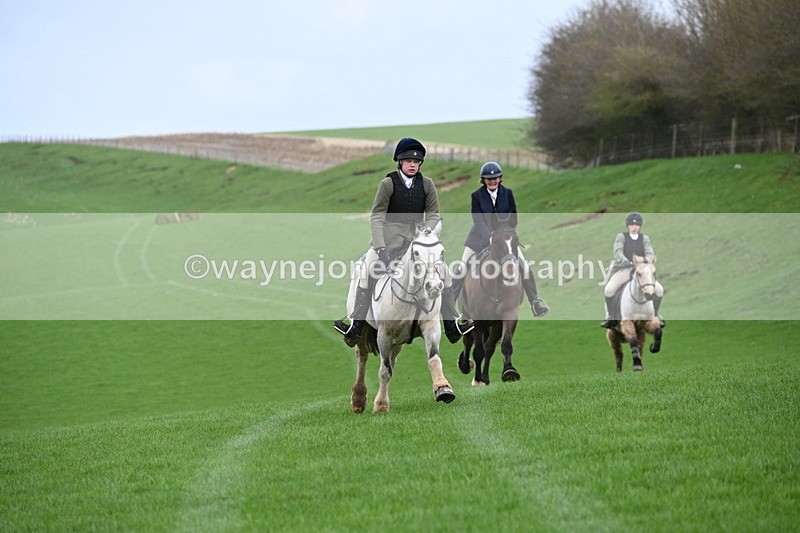 WJ6_9360 - Line Three