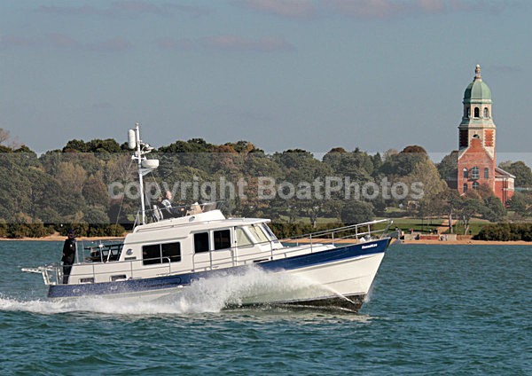111015 HANNAHLOU IMG_8132 - Motor Yachts