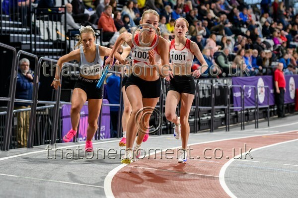 CombiMast25-914335 - Track Female Set One