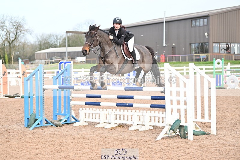 231209A-121418-01729 - Cls 12 Newcomers & 1.10m Open