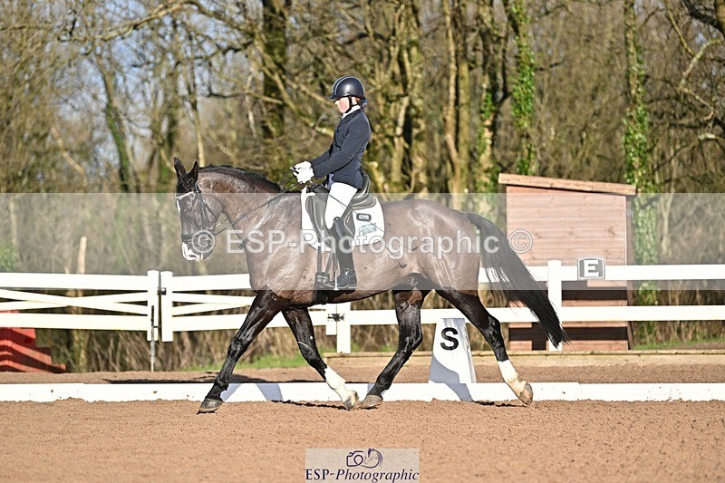 241214-110929-01307 - 144-Natasha.Rumble-Week.Orchard.Leo