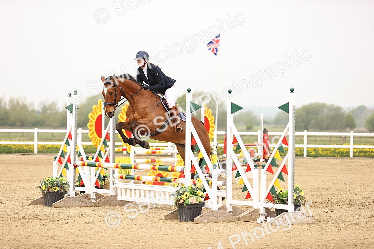  - Class 15 - Senior British novice - 90cm
