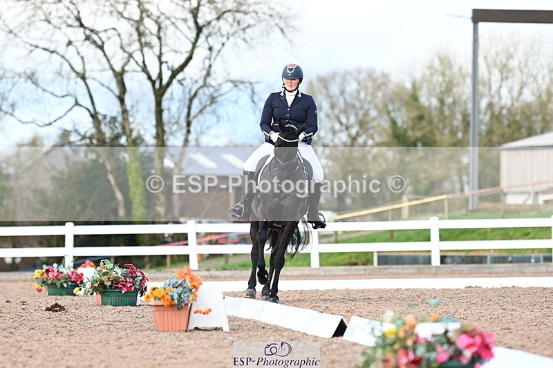 240218A-151236-09025 - 193-SARAH.RIDD-FIRST.KISS