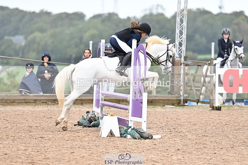 250920-155251-01810 - Cls 21 Pony Intro 80cm Derby