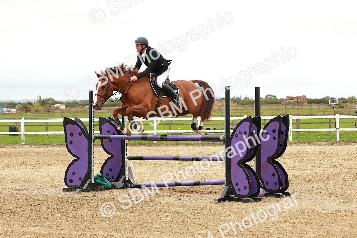 1I0A8093 - Class 5 - Senior Foxhunter 1.20m