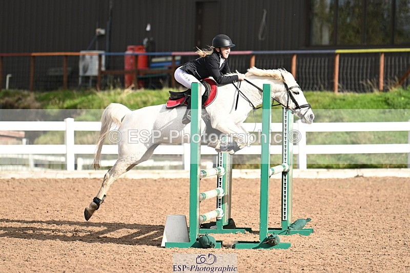 241026A-115513-00831 - SAT Cls 8 Pony Discovery and 90cm Open