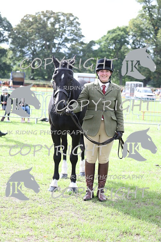 APP_2604 - Class 9 Veterans in hand