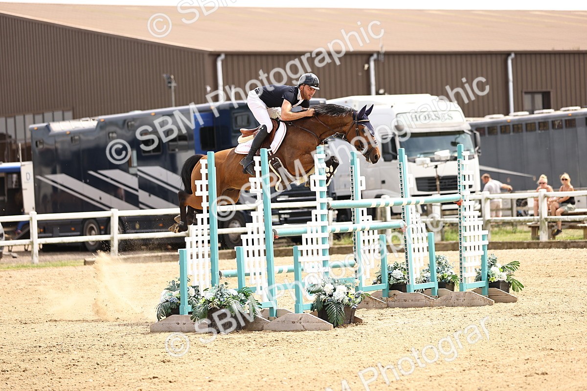 SBM_002001 - Class 16 - GFS Senior Newcomers 1.25m