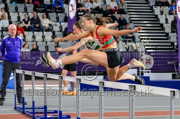 Age26SUN-917934 - Track Female