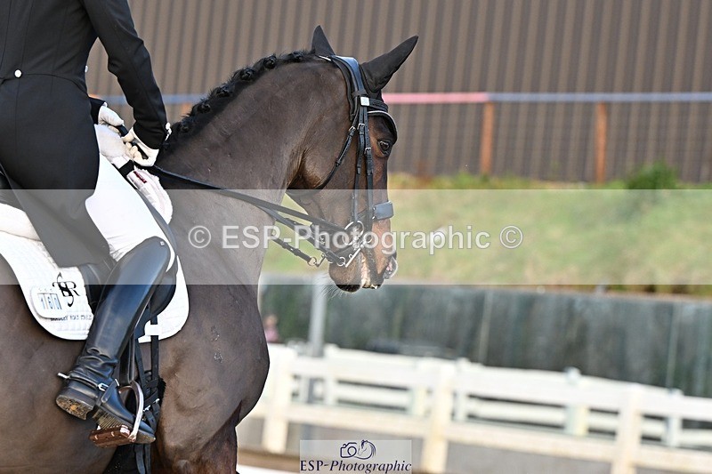 241214-145949-03044 - 160-Shelly.Smit-Sharp.Sharp