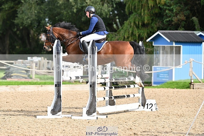 230930-120314-00457 - Cls 4 Pony Newcomers & 1m Open