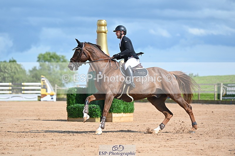 230721A-161158-07665 - Cls 10, 2 Star Big 1.45m Start to break