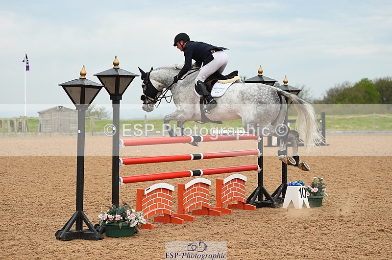 230504A-092516-00350 - Cls 8 Snr Foxhunter