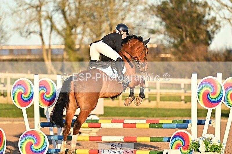 250401-190254-00876 - 90cm Classes