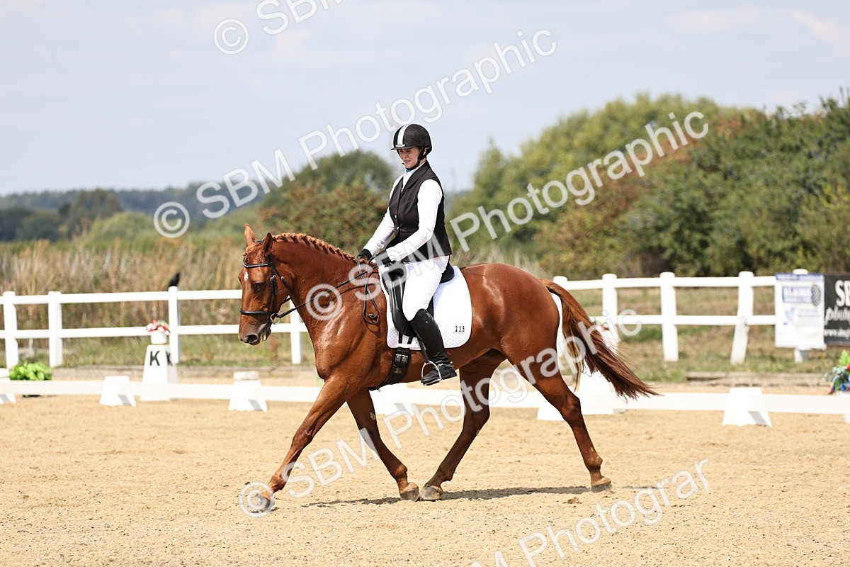 SBM_018371 - Class 16 - Novice 5 - 11.12-12.01