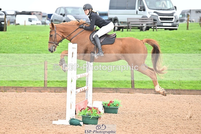 251003-132818-01123 - Cls 3 Foxhunter and 1.20m