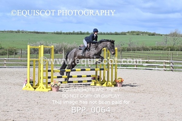 BPP_0064 - CLASS 19 SUN Senior British Novice/ 90cm Open